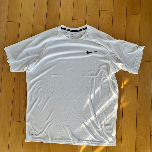 Nike Dri-FIT Tshirts - Picture 3 of 7